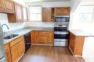 16702 Findlay St, Chagrin Falls, OH 44023 - Photo 5