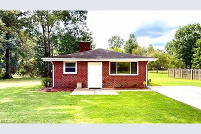 16702 Findlay Street, Chagrin Falls, OH 44023 - Photo 1