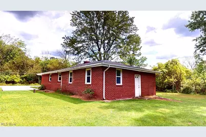 16702 Findlay Street, Chagrin Falls, OH 44023 - Photo 19
