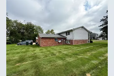 813 S Nickelplate Street, Louisville, OH 44641 - Photo 9