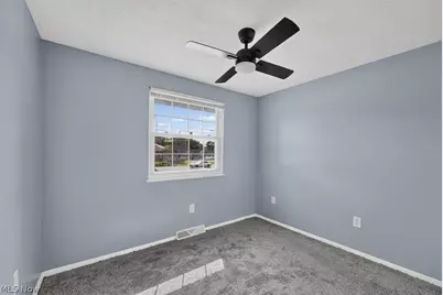 4036 Leavitt Road, Lorain, OH 44053 - Photo 35
