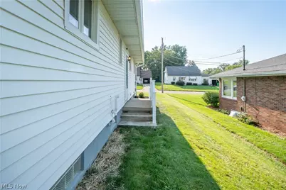 748 Hemlock Street NW, Massillon, OH 44647 - Photo 41