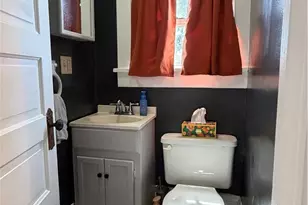 137 E North Ave, East Palestine, OH 44413 - Photo 15