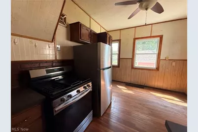 1868 E 34th Street, Lorain, OH 44055 - Photo 5