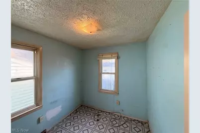 1868 E 34th Street, Lorain, OH 44055 - Photo 9