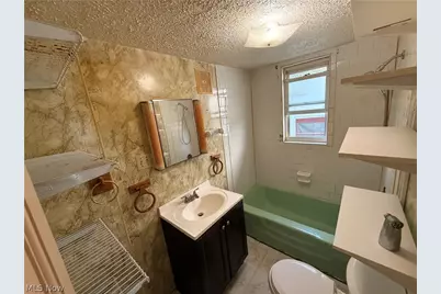 1868 E 34th Street, Lorain, OH 44055 - Photo 9