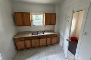 2092 W 95th St, Loveland, OH 44102 - Photo 7