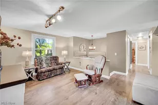 1045 DeLeone Dr, Kent, OH 44240 - Photo 5