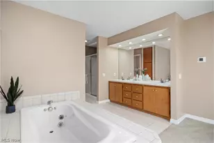 33008 Woodhaven Cir, North Ridgeville, OH 44039 - Photo 13