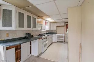 2841 Shelburn Ave, Akron, OH 44312 - Photo 9