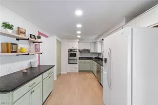 975 Colony Dr, Aurora, OH 44202 - Photo 7