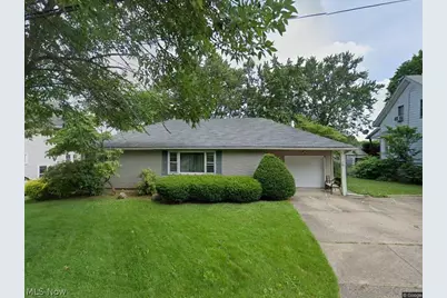 335 E Huston Street, Barberton, OH 44203 - Photo 1