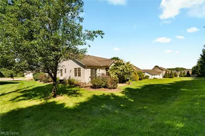 4946 Simsbury Circle NW, Massillon, OH 44646 - Photo 31