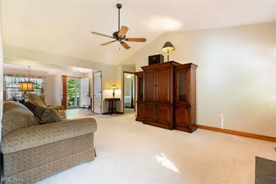 4946 Simsbury Circle NW, Massillon, OH 44646 - Photo 9