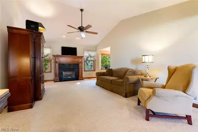 4946 Simsbury Circle NW, Massillon, OH 44646 - Photo 7