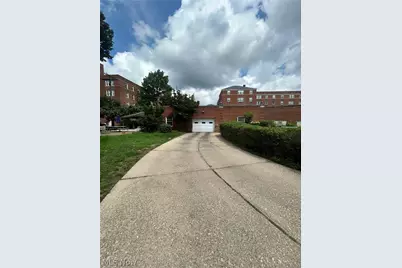 13800 Fairhill Road #318, Huber Heights, OH 44120 - Photo 3