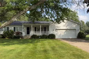 5691 Cherrywood Dr, Lorain, OH 44053 - Photo 3