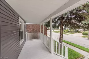 1558 Winchester Ave, Oakwood, OH 44107 - Photo 5