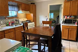 298 E Grant St, East Palestine, OH 44413 - Photo 7