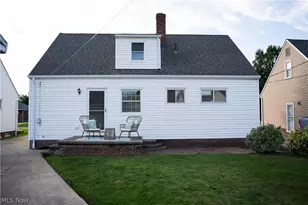 29508 Woodway Dr, Wickliffe, OH 44092 - Photo 3
