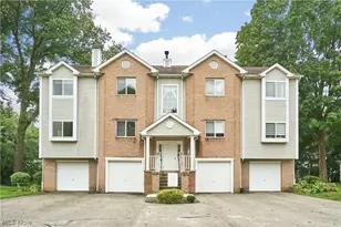 350 Village Pointe Dr, Akron, OH 44313 - Photo 1
