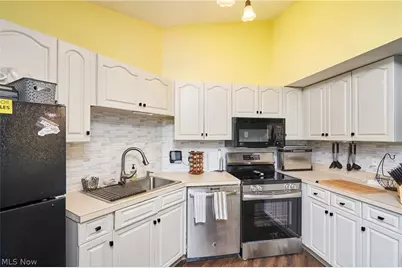 350 Village Pointe Drive #3, Akron, OH 44313 - Photo 7
