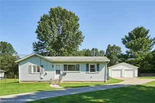 1121 Eastwood Ave, Tallmadge, OH 44278 - Photo 1