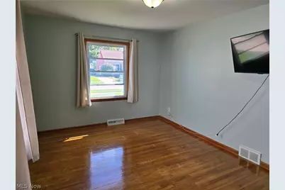 30217 Forestgrove Road, Willowick, OH 44095 - Photo 9