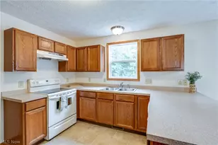 3061 Dover Dr, Akron, OH 44312 - Photo 7