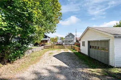 132 31st Street SW, Barberton, OH 44203 - Photo 29