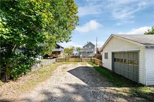 132 31st St SW, Barberton, OH 44203 - Photo 29