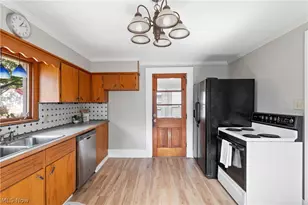 132 31st St SW, Barberton, OH 44203 - Photo 11