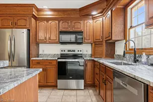 6962 Mapleridge Cir NW, Canton, OH 44718 - Photo 13