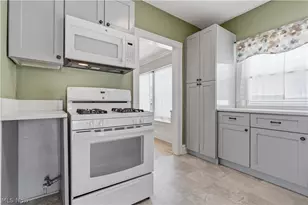 2095 Chesterland Ave, Oakwood, OH 44107 - Photo 25