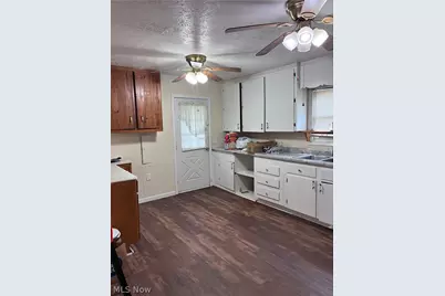 2300 Midway Avenue NE, Canton, OH 44705 - Photo 11