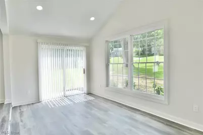 1911 Hubbard Thomas Road, Hubbard, OH 44425 - Photo 7