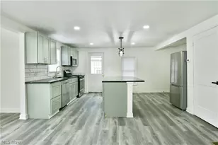 1911 Hubbard Thomas Rd, Hubbard, OH 44425 - Photo 11