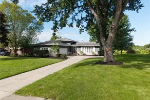 5058 Millwood Dr, Grandview Heights, OH 44147 - Photo 3