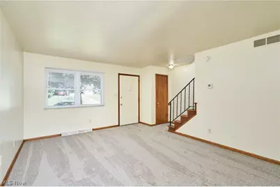 926 Russell Avenue, Akron, OH 44307 - Photo 3