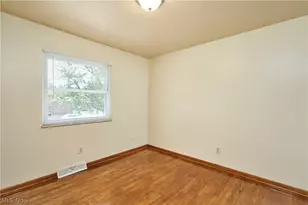 926 Russell Ave, Akron, OH 44307 - Photo 9