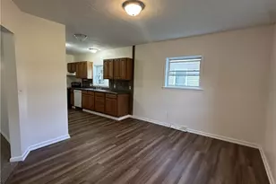 881 Harbor St, Conneaut, OH 44030 - Photo 5