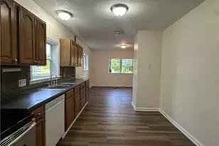 881 Harbor St, Conneaut, OH 44030 - Photo 9