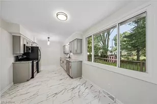 1155 Bell Ct, Elyria, OH 44035 - Photo 5