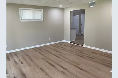 38397 Dolores Drive, Eastlake, OH 44095 - Photo 5