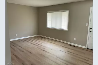 38397 Dolores Drive, Eastlake, OH 44095 - Photo 11
