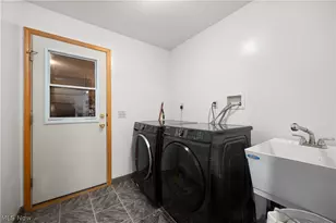 876 Moss Canyon Dr, Amherst, OH 44001 - Photo 11