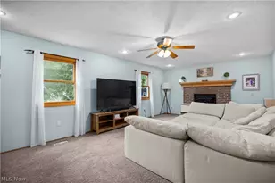 876 Moss Canyon Dr, Amherst, OH 44001 - Photo 9