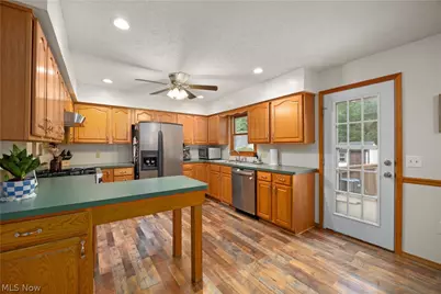 876 Moss Canyon Drive, Amherst, OH 44001 - Photo 5