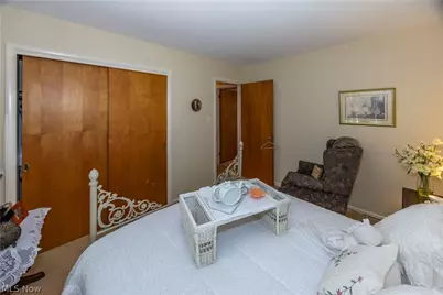 690 N Azalea Boulevard, Barberton, OH 44203 - Photo 27