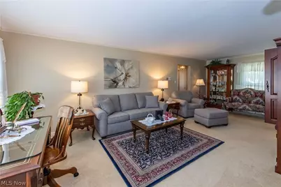 690 N Azalea Boulevard, Barberton, OH 44203 - Photo 11